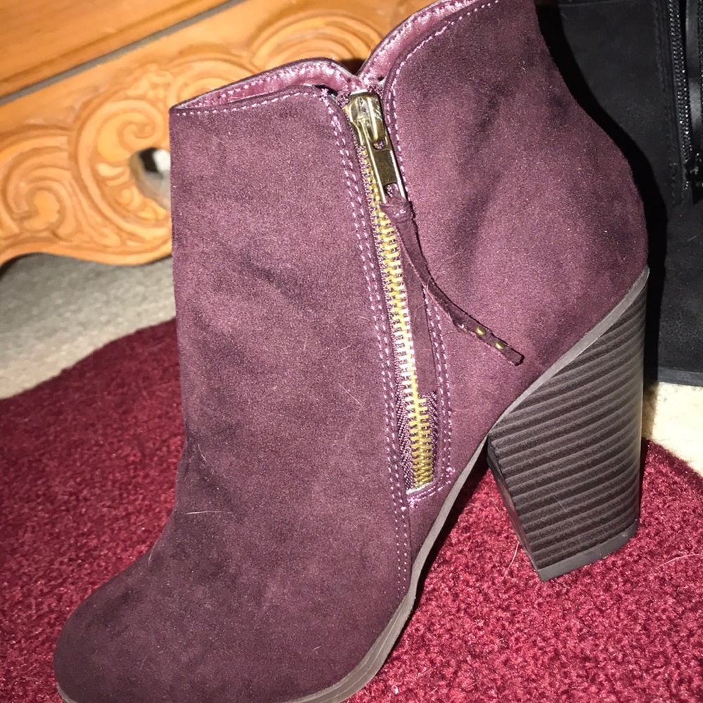 ❤️CHARLOTTE RUSSE ANKLE BOOTS WITH HEELS❤️